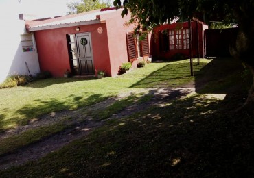 CASA sobre lote de 10x50 mts.  